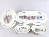 un ensemble d'assiettes et de bols décorés d'une peinture