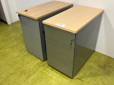 2 caissons 3 et 4 tiroirs (74 x 81 x 43 cm env), une armoire…