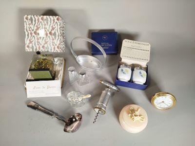 many items that are sitting on a table together
