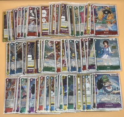 beaucoup de cartes sur la table