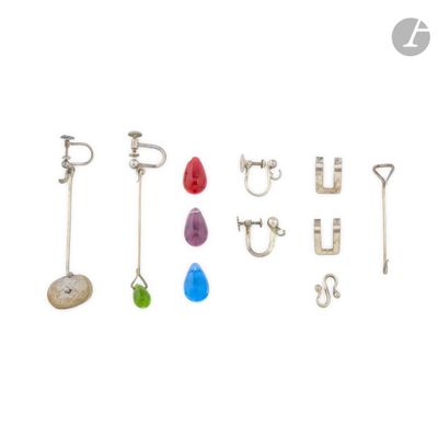 many different types of hooks and hooks on a white background