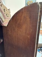 PETIT ARMOIRE A FRONTON en bois laqué rouge, noir et doré à … (photo 5)