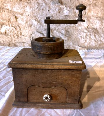Moulin à café ancien - Photo 1