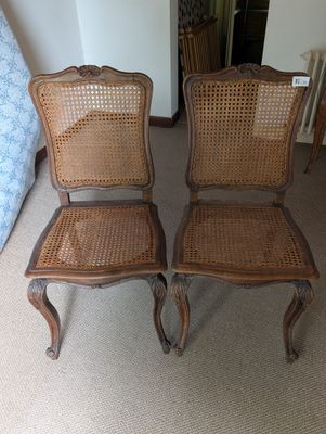paire de chaises anciennes à dossier en rotin, avec dossier en rotin et dossier en rotin