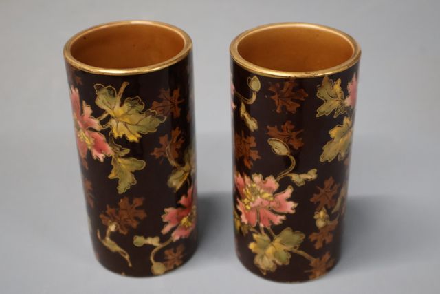 KELLER et GUERIN. Lunéville. Paire de vases rouleaux à décor poly...