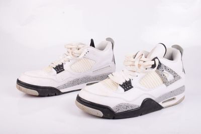 Nike Air Jordan 4 Retro blanc / noir - gris ciment