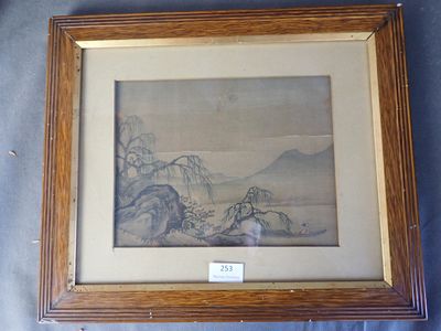 tableau représentant un paysage de montagne, avec une rivière au premier plan et une chaîne de montagnes à l'arrière-plan