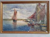 un tableau accroché au mur d'une pièce, représentant un bateau sur l'eau