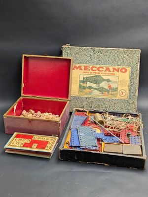 JEUX. Réunion d'un jeu de LOTO et d'un MECCANO, boîte de piè…