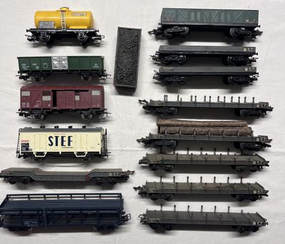 JOUEF – Ho – lot de 15 wagons pour transport de marchandises à essieux - Photo 1