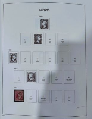 une feuille de papier sur laquelle figure la photo d'un homme