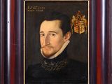 une peinture à l'huile représentant un homme vêtu d'un manteau noir et coiffé d'une couronne