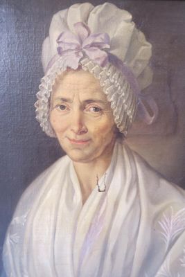 tableau représentant une vieille femme vêtue d'une robe blanche et coiffée d'un chapeau blanc