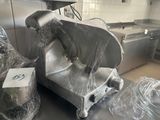 a picture of a machine that is sitting on a counter