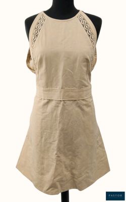 the back of a dress on a mannequin mannequin mannequin mannequin mannequin mannequin mannequin mannequin mann
