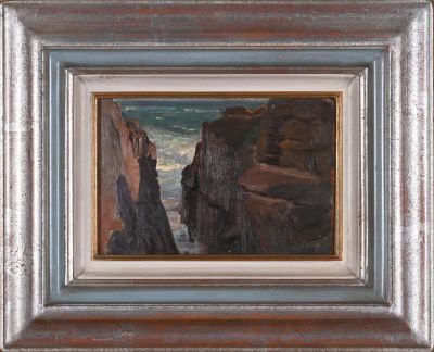 une peinture à l'huile représentant un littoral rocheux avec un bateau au loin