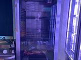 un réfrigérateur dans lequel se trouvent des aliments