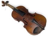 un vieux violon sur fond blanc avec un fond blanc