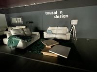 Deux canapés 2 et 3 places (le 3 places est éléctriques) tis…