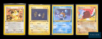 Quatre cartes Pokémon différentes sont représentées sur un fond noir.