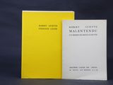 deux livres posés l'un à côté de l'autre sur une table