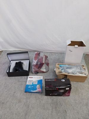 many items that are sitting on the floor next to each other