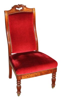 CHAUFFEUSE en noyer et placage de noyer, pieds antériers en …