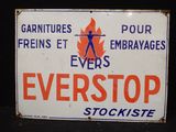 un panneau sur lequel est inscrit « Ever Stop »