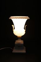 Vase Médicis en albâtre et marbre, monté en lampe (H : 33,5 … (photo 3)
