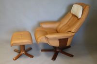HJELLEDJERDE - Norvège. Fauteuil et ottoman avec structure e…