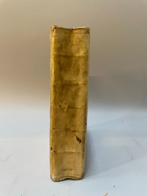 vase en laiton en forme de rectangulaire