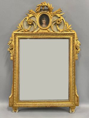 MIROIR, encadrement en bois sculpté et doré de frises de per… - Photo 1