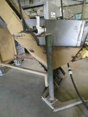 une photo d'une machine dans une usine