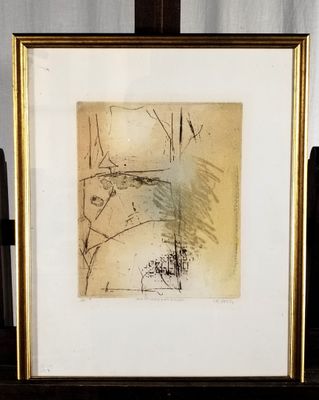 dessin encadré représentant un homme assis sur une chaise devant une fenêtre