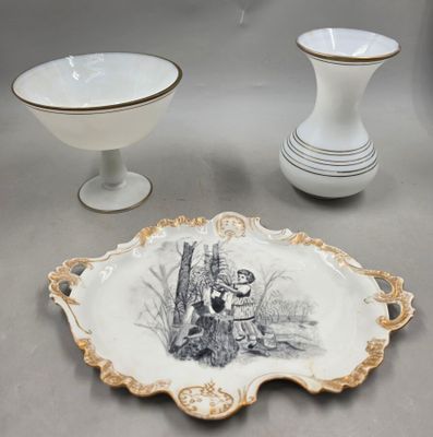 une assiette avec la photo d'un homme et d'une femme