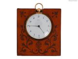 une image représentant une horloge en bois avec un cadran blanc sur fond blanc