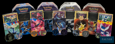 Il y a beaucoup de types différents de cartes Pokémon sur cette photo.