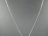 gros plan d'un collier sur un mannequin mannequin