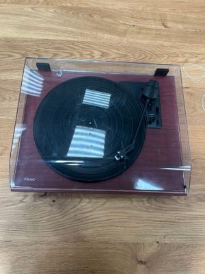 1 Platine 33 tours TEAC modèle TN180BT - SCELLE AM/58 - FRAI…