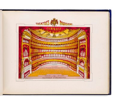 un livre ouvert sur lequel figure le dessin d'un théâtre et d'une scène
