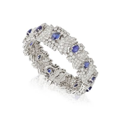 un bracelet en diamants et saphirs, signé Van Cleef