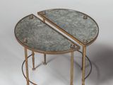 paire de tables d'appoint en laiton et en verre avec plateau miroir