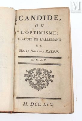 un vieux livre avec l'image d'un homme dessus
