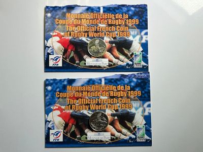 deux cartes sur lesquelles figure une image représentant un match de rugby