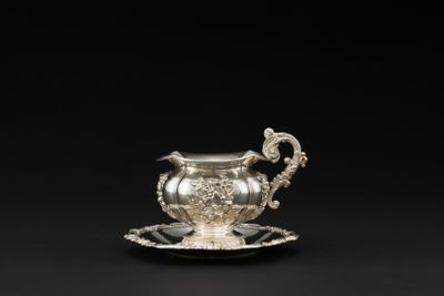 Saucière et son dormant en argent 950‰ à décor rocaille et m… - Photo 1