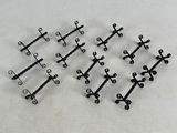 de nombreuses petites croix noires sur un fond blanc