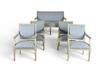 MOBILIER de SALON en bois relaqué gris, décor cannelé, dé de…