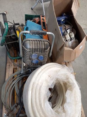 Petit retour de chantier dont gaine, projecteur de chantier,… - Photo 1