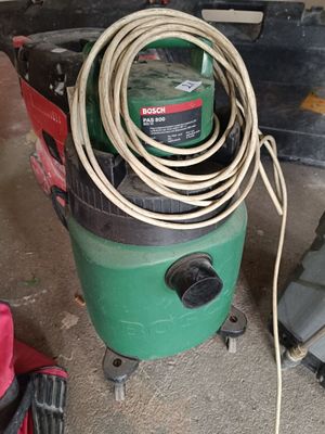 VENDU SUR DESIGNATION. 1 aspirateur BOSCH PAS 800
