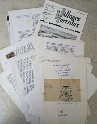 beaucoup de papiers qui traînent par terre